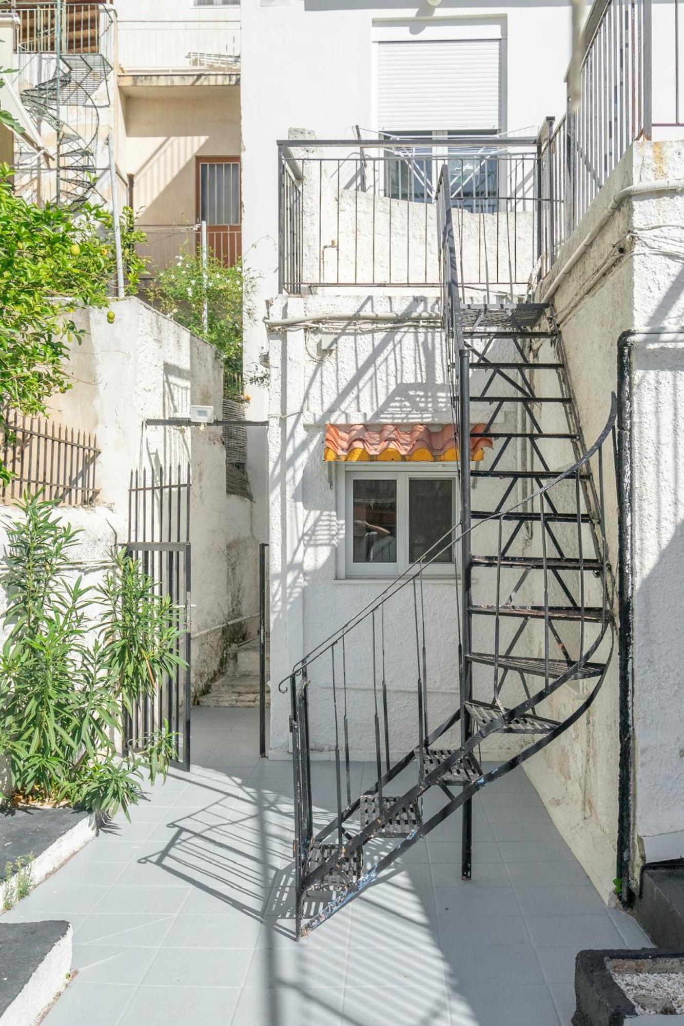 Willa Detached House 1Km From Acropolis Filopappou Ateny Zewnętrze zdjęcie